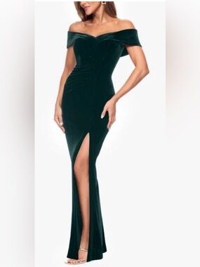 Xscape Off Shoulder Emerald Green Velvet Evening Gown 14
